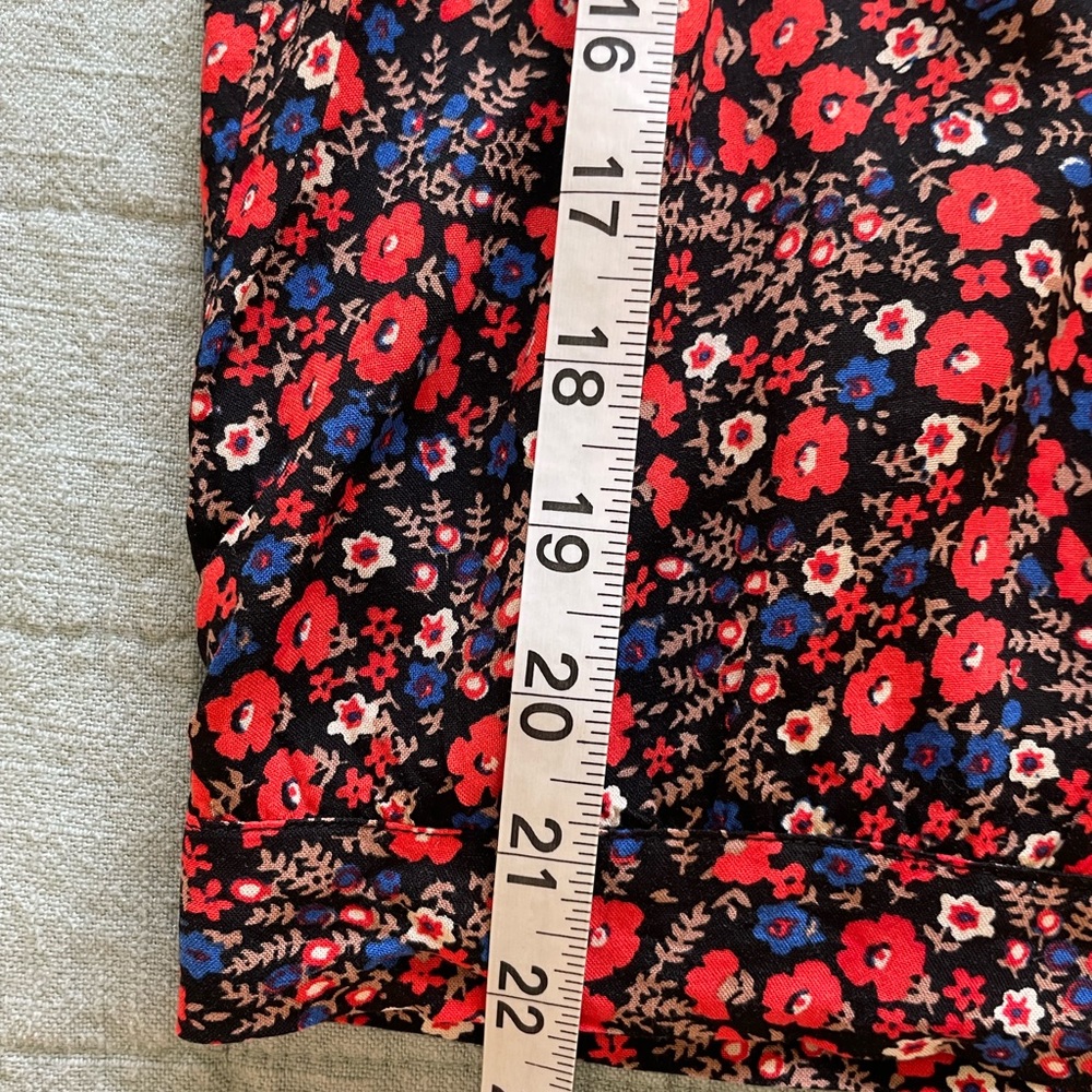 Floral wrap blouse - Picture 7 of 10